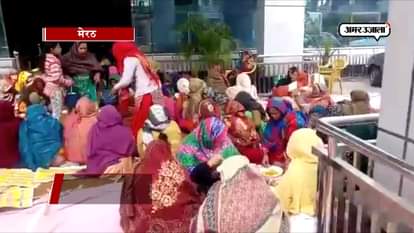 Protest of farmers against authority officers in meerut  