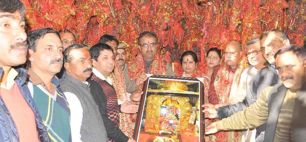 BJp himachal incharge Mangal Pandey Paid Obeisance In Chintpurni Temple