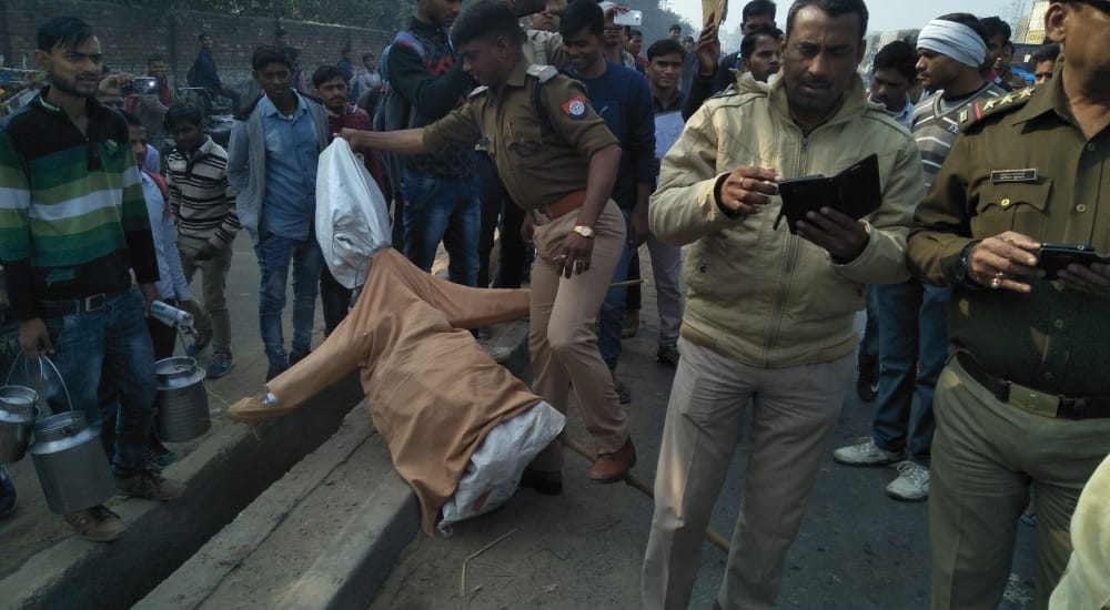 student violent protest on national highway in shikohabad firozabad 