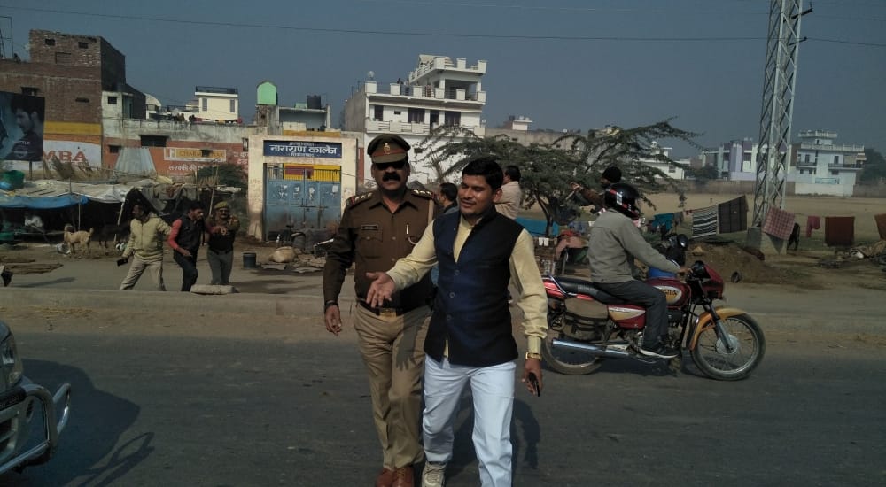 student violent protest on national highway in shikohabad firozabad 