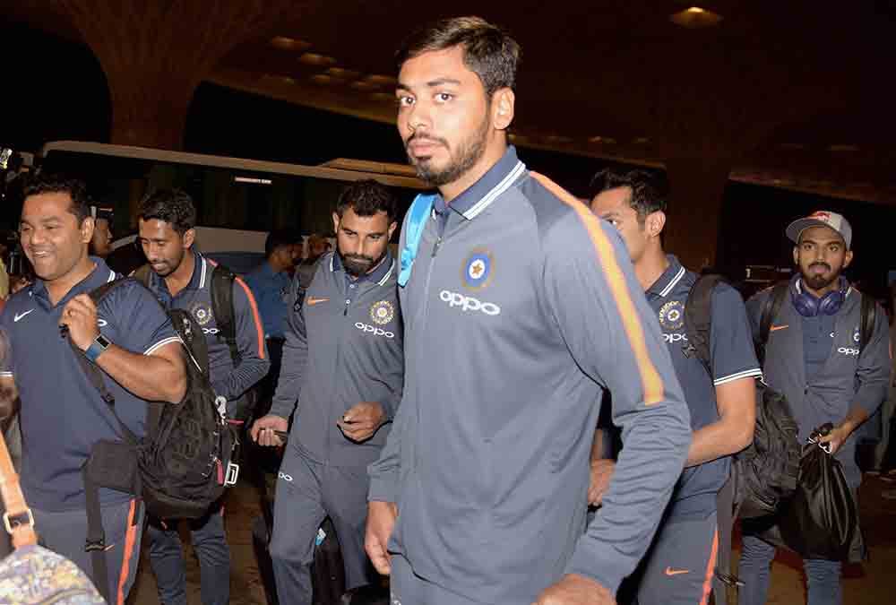 virat and anushka gets attention as team india leave for south africa tour