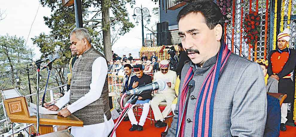 किचन में अव्यवस्थाएं देख भड़के स्वास्थ्य मंत्री
