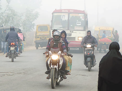 Fog wrecks, children from school to cold school