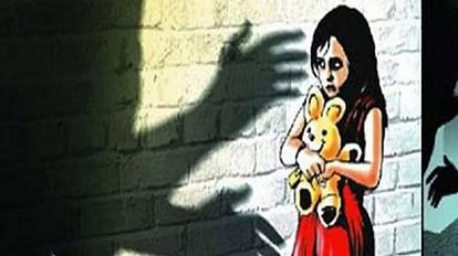 11 years old girl Misdeed in varanasi on pretext of giving her chocolat