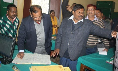 निरीक्षण में मिली गंदगी, वायरिंग भी थी खराब
