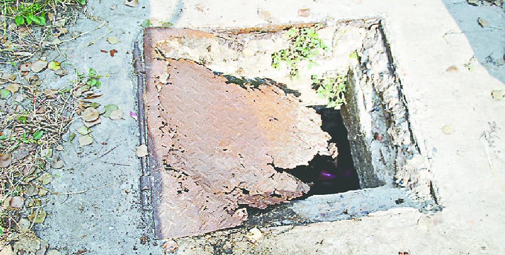 Child death by falling into the pit, this second big accident in 24 hours
