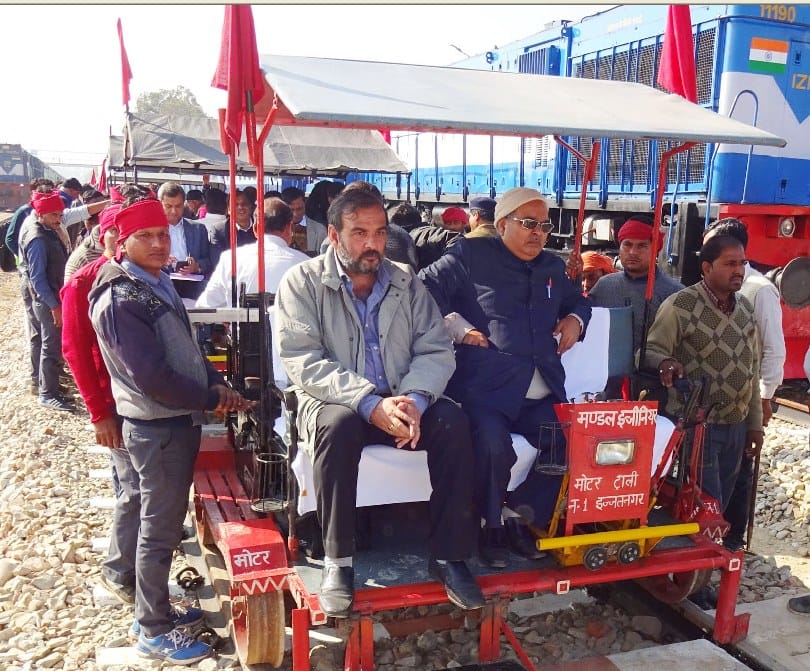 टनकपुर रेल लाइन पर शुरू हुआ सीआरएस निरीक्षण