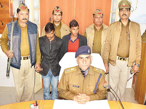 Two vicious arrests with 65 mobile of theft