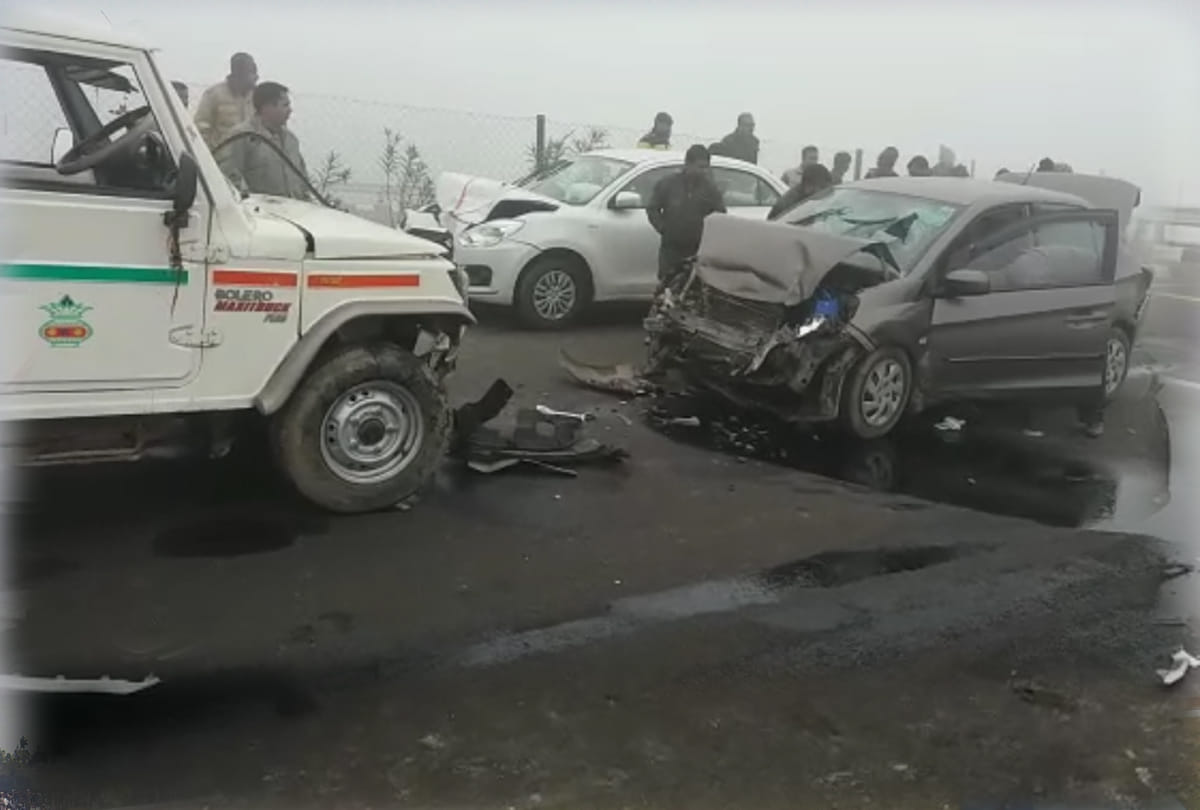 constant crash on agra lucknow expressway