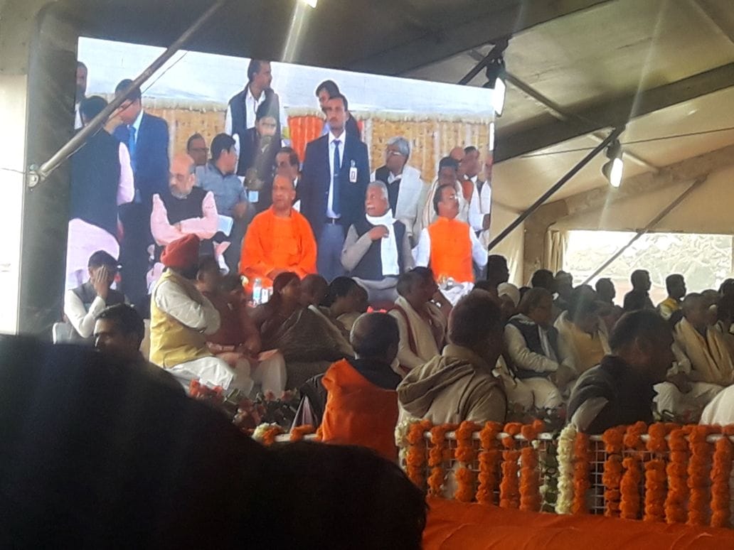 up cm yogi aditynath and amit shah in firozabad