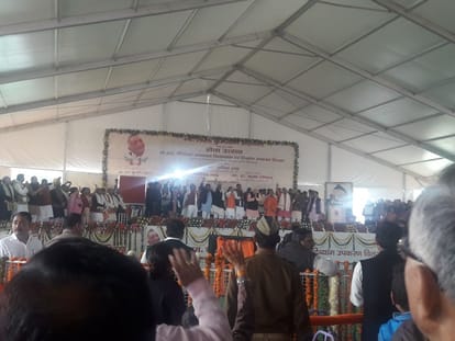 up cm yogi aditynath and amit shah in firozabad