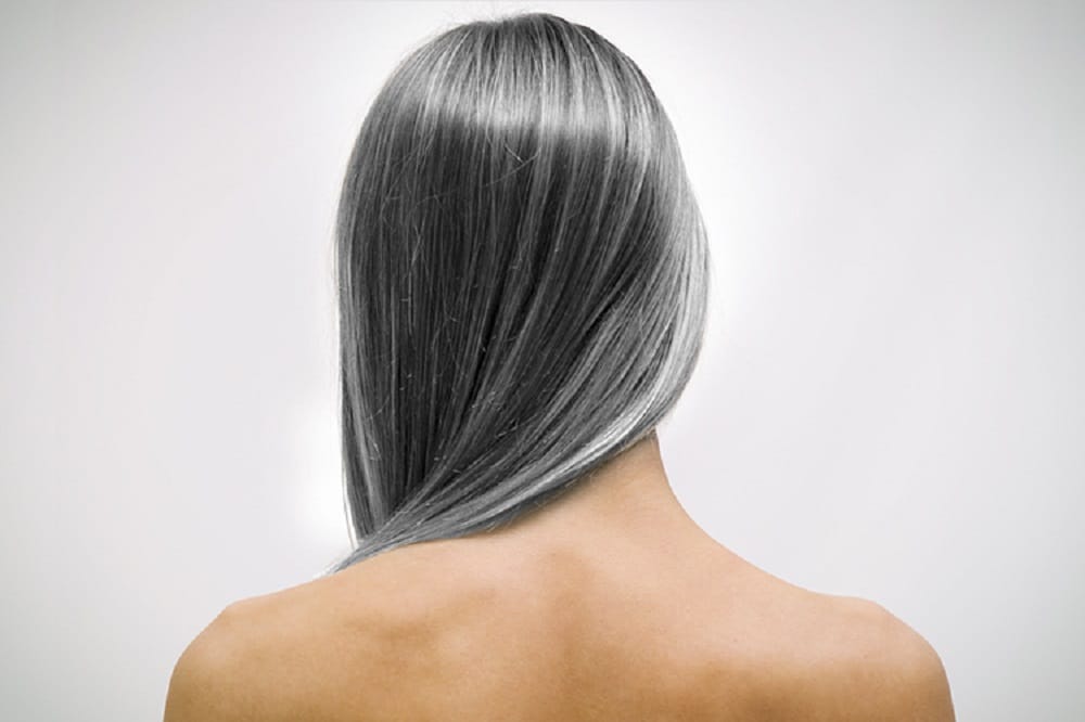 use walnut shell on grey hair to turn in black naturally