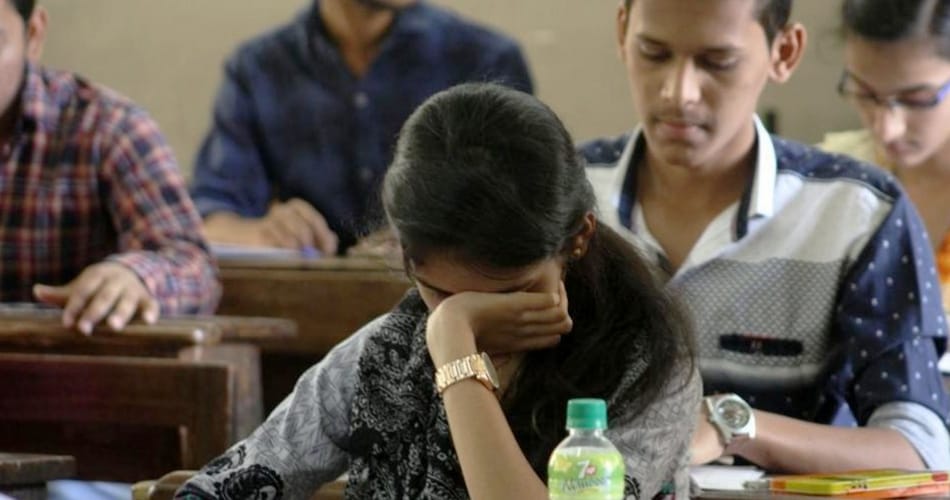 hcs paper leak, Former registrar of High Court arrested