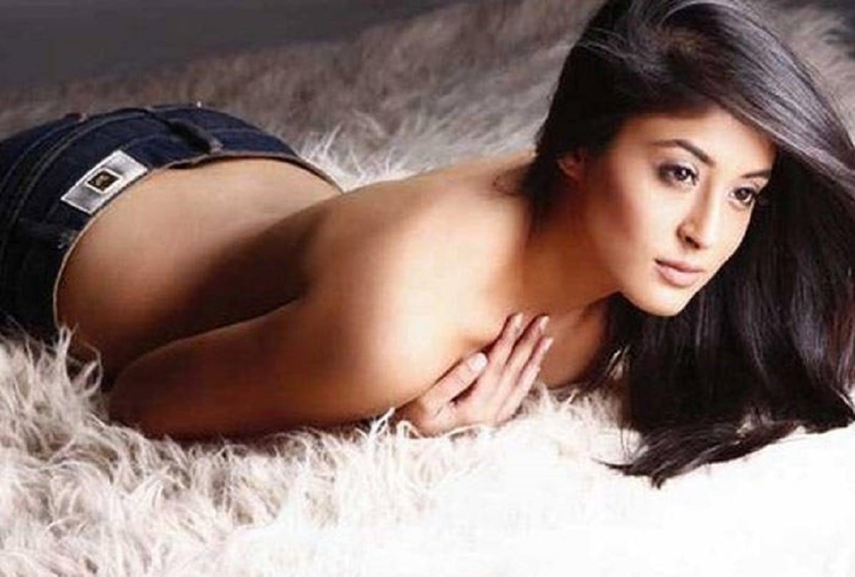 kritika kamra told bigg boss 11 is going bored and angry on hina and shilpa  
