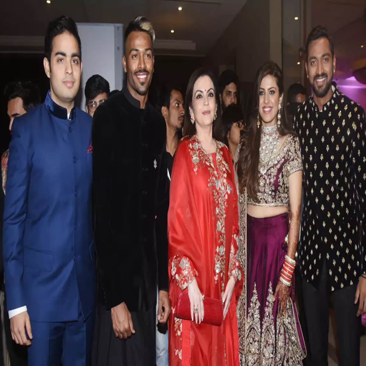Hardik Pandyas brother Krunal got married to Model Pankhudi Sharma