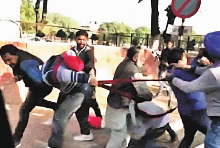 two sikh families high voltage drama outside sector 17 police station chandigarh
