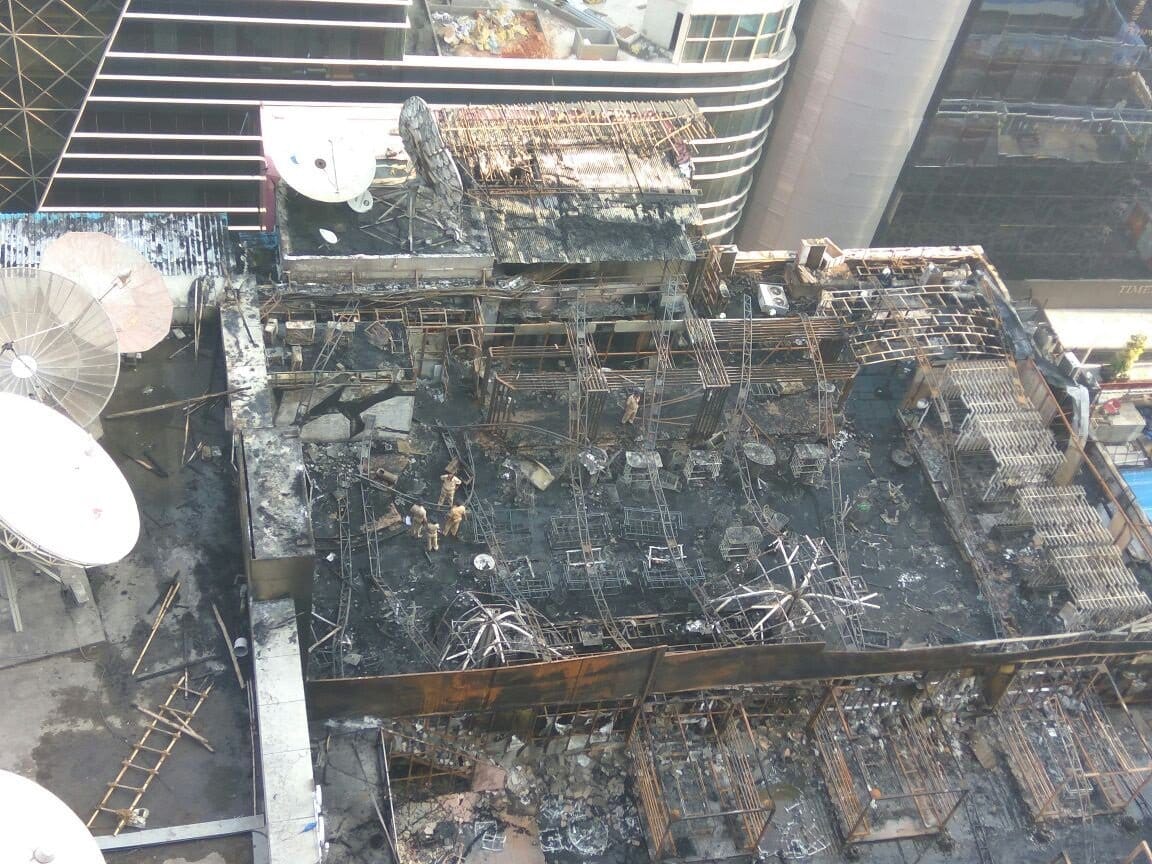  major fire incident happened at mumbai kamala mills compound where many dies