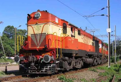 JOB VACANCIES IN INDIAN RAILWAY FOR 8TH PASSED