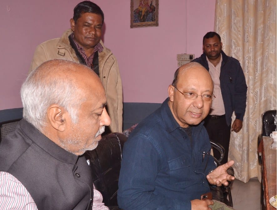 प्रदेश सरकार के सलाहकार ने नगर पालिका का किया निरीक्षण