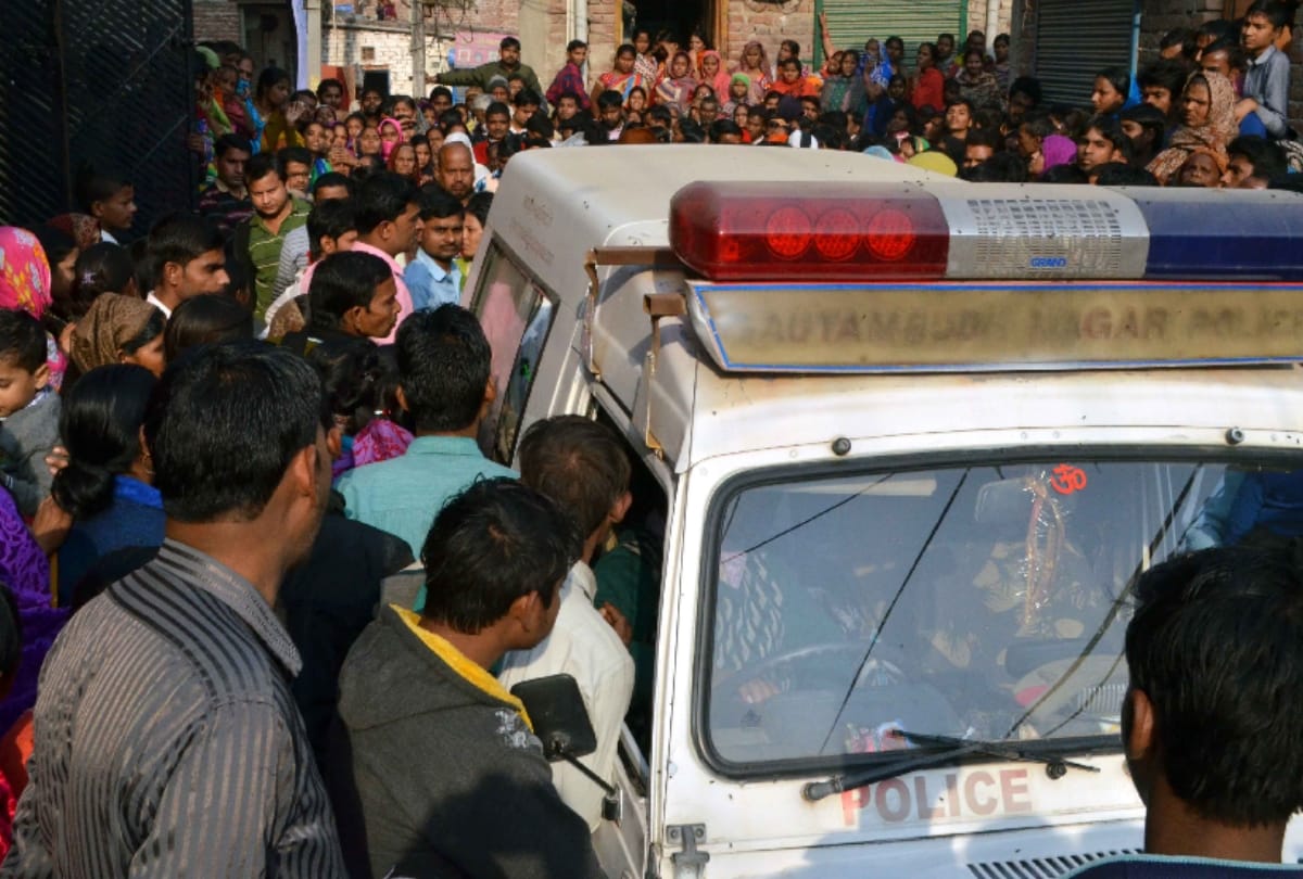 in one sided love man murders a woman in her house in noida