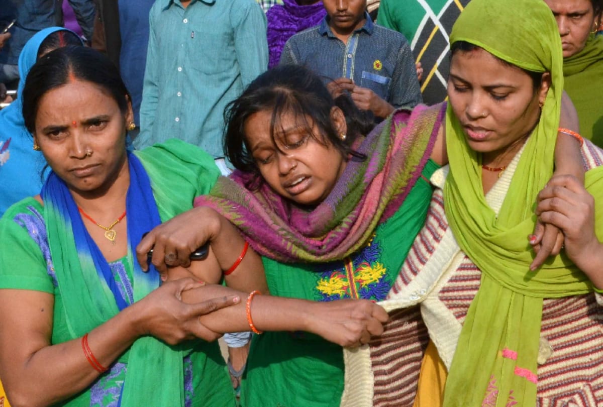 in one sided love man murders a woman in her house in noida