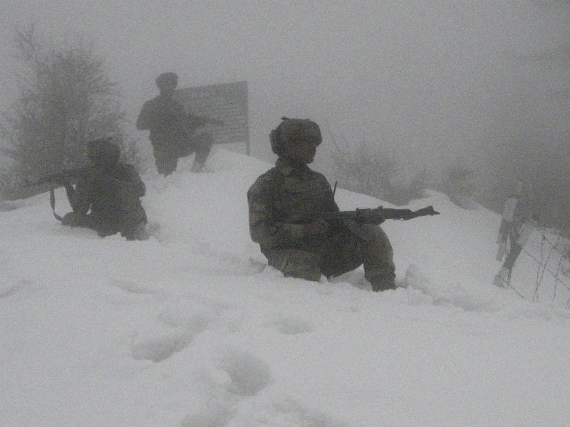 Bihu dance of soldiers amid heavy snowfall on Indo-Pak border