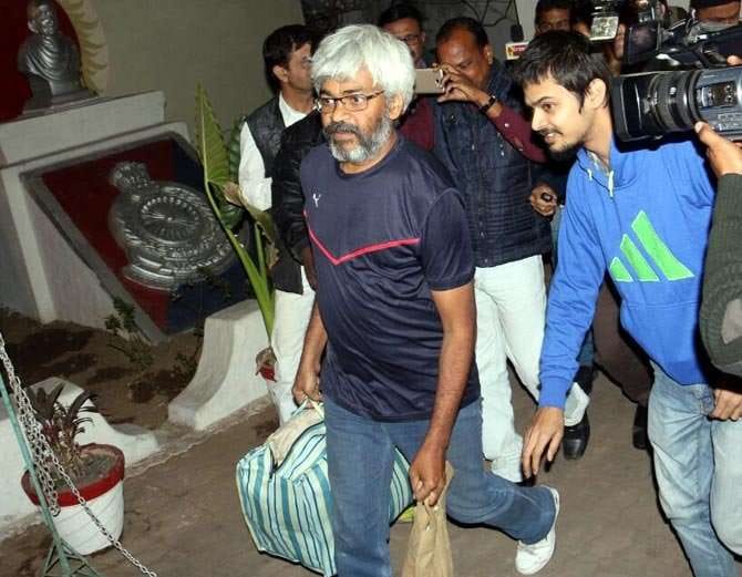 Senior journalist vinod verma gets bail in chhattisgarh sex cd case