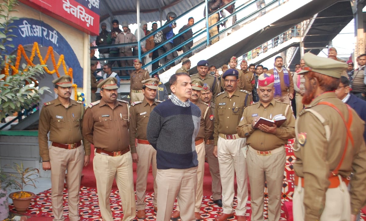 सही ढंग से गारद की सलामी नहीं दे पाए, आईजी जीआरपी नाराज