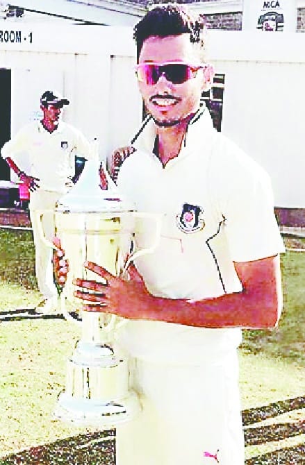 Youngsters showing sports
