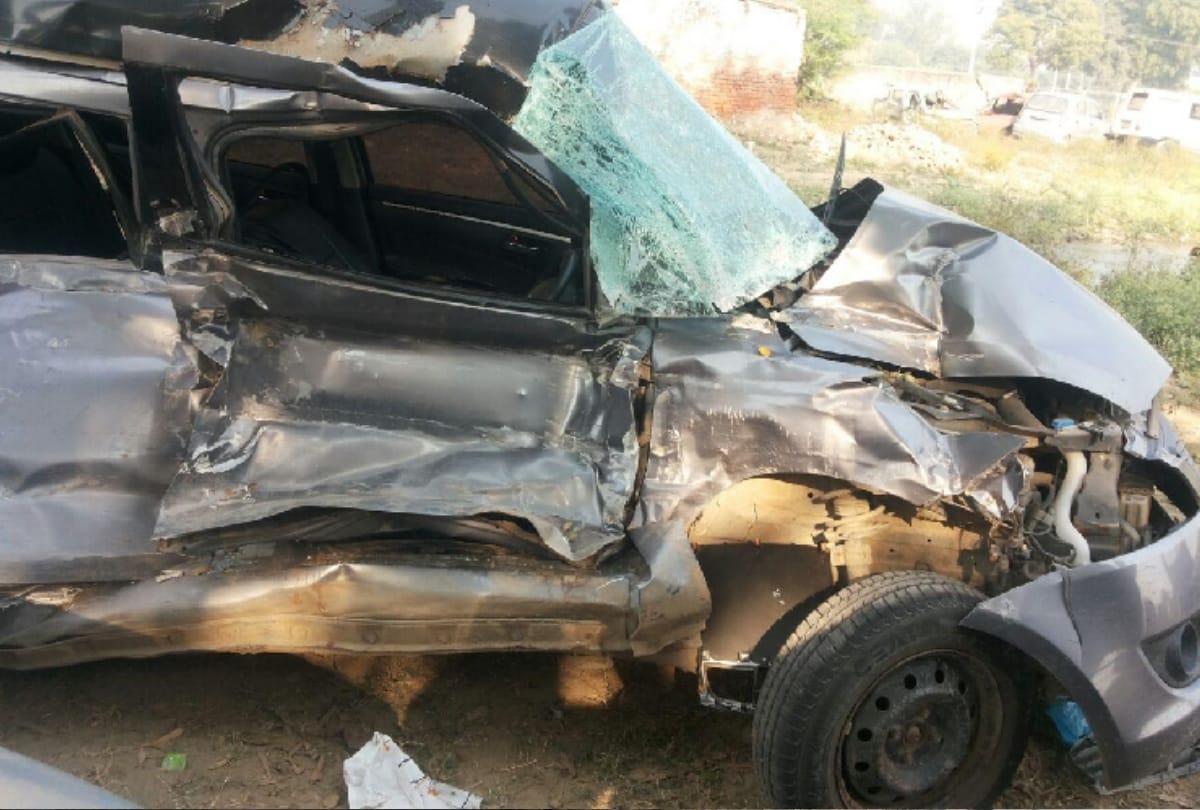 accident on yamuna expressway two friend died one seriously ionjured