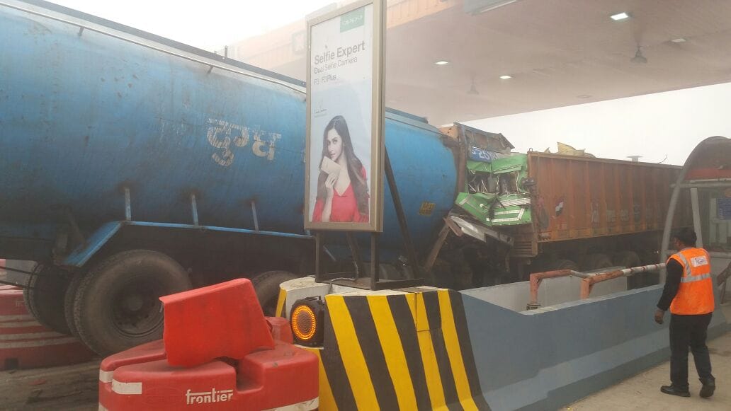four died after accident due to fog in agra and firozabad
