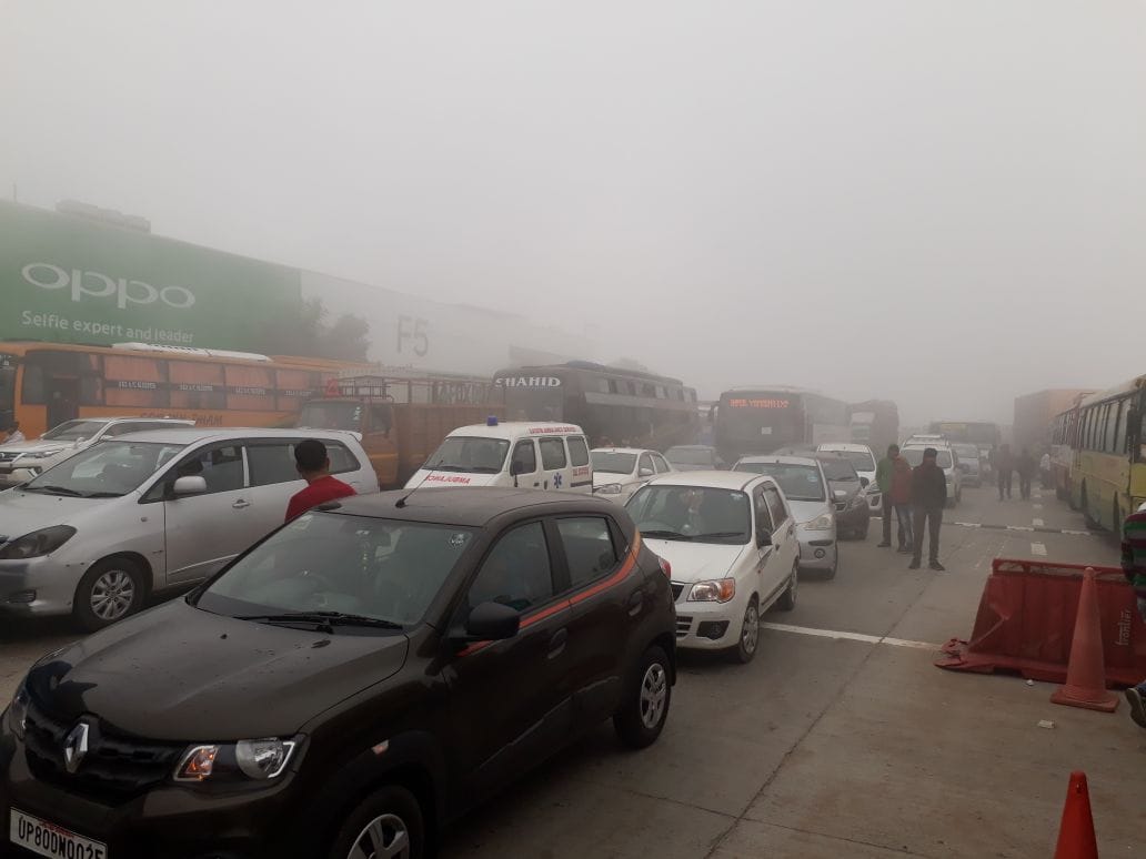 heavy fog on yamuna expressway caused accident