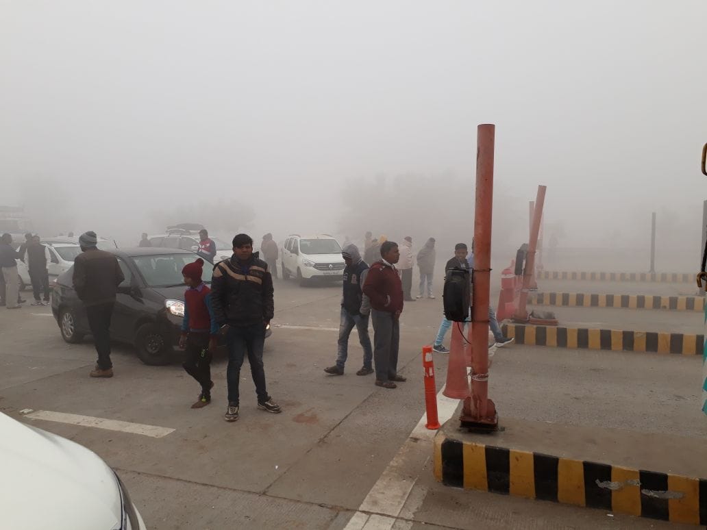 heavy fog on yamuna expressway caused accident