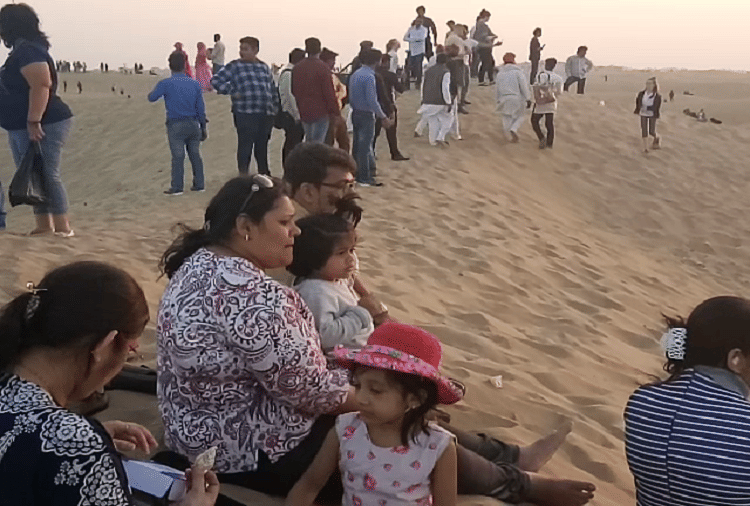 new year celebrations- tourists visits jaisalmer to celebrate 31st 