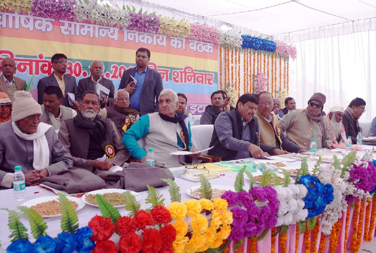 Shivpal Yadav's serious allegation against people of party