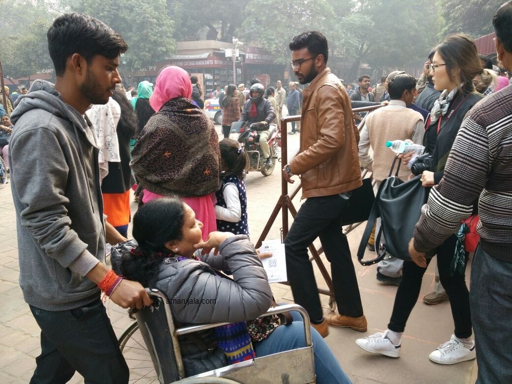 handicapped woman denied from entry in tajmahal without ID proof