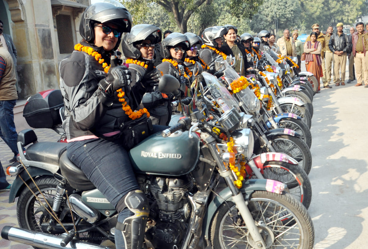 women bike riders gang reached in kanpur