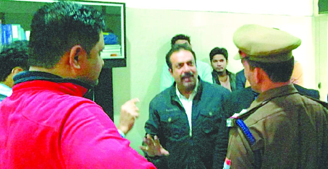  Bill was not paid, Hospital management stopped the body