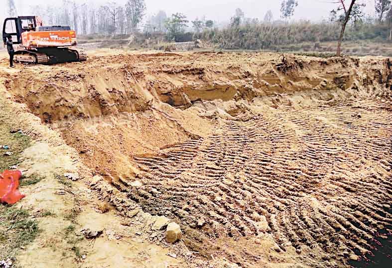 जिला खनन अधिकारी निलंबित