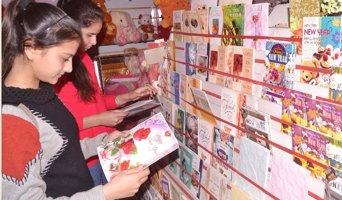 नये वर्ष के स्वागत में रातभर जागा शहर