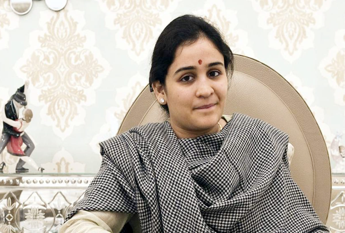 aparna bisht yadav statement about rajinikanth enters politics