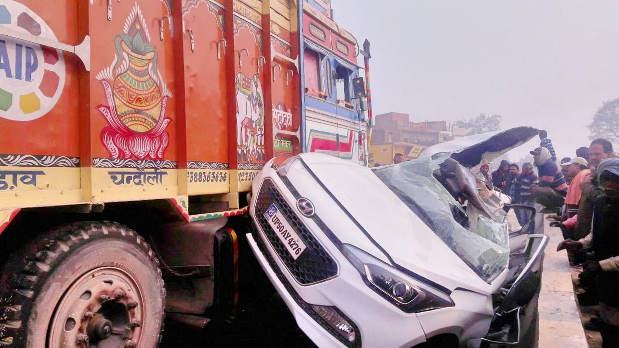 Car riders injured by truck shock