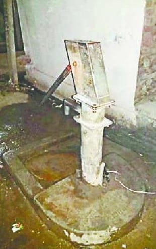 Handpumps plucked out, no drinking water arrangements