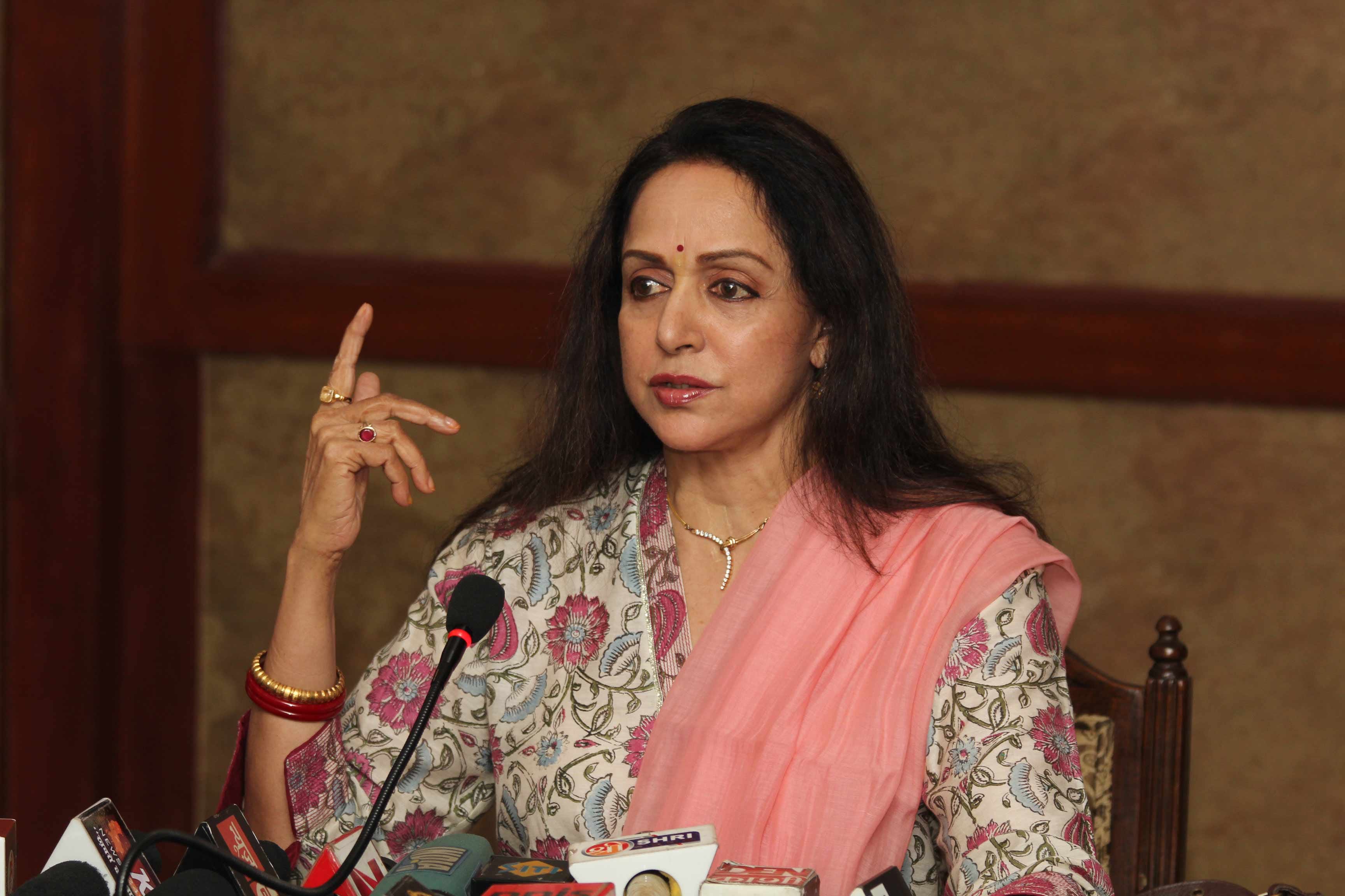 hema malini birthday special untold love story of hema malini
