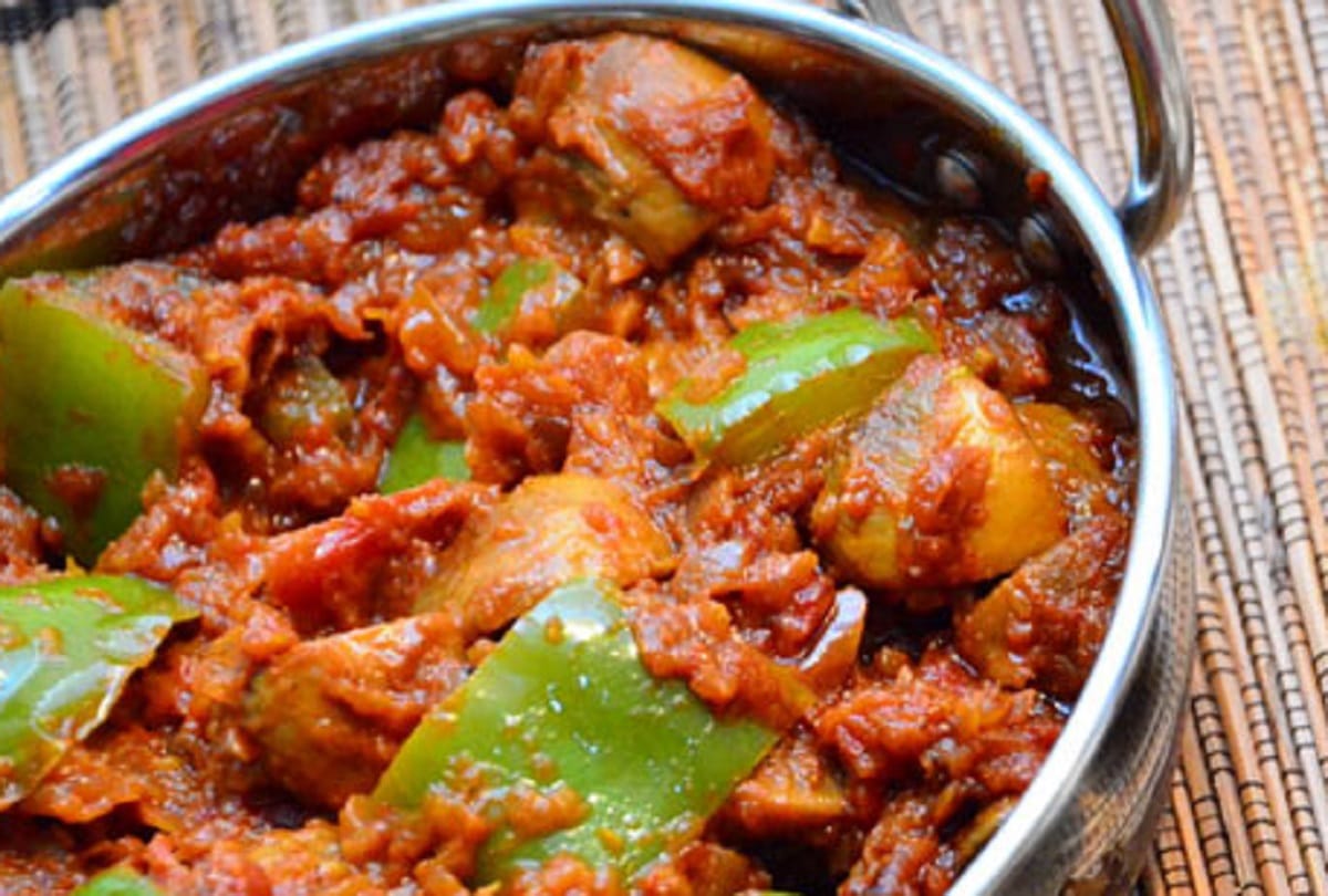 easy recipe to make mushroom chicken masala with gravy