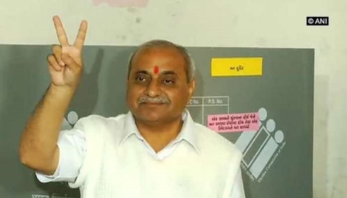 gujarat deputy CM nitin patel says he is going to take his charge in rupani cabinet