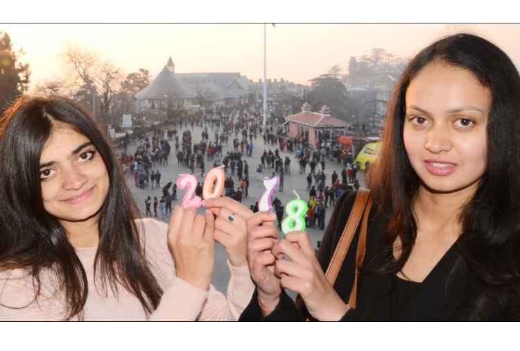 tourist in manali for new year celebration