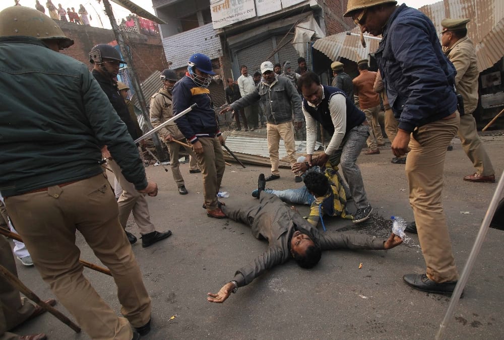 ruckus during removal of encroachment in daliganj in lucknow.