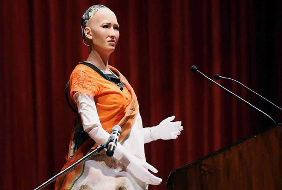 Ranjit srivastava developed Humanoid Robot Rashmi which speaks Hindi, Bhojpuri, marathi and English
