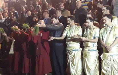 Tibetan President see ganga arati in varanasi